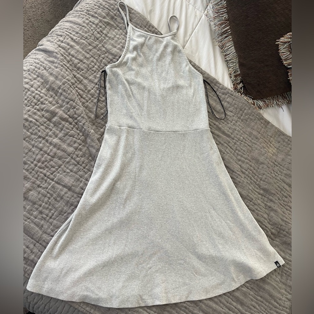 VOLCOM Ladies CACTUS RIDGE DRESS Sz Medium gray stone spaghetti strap rib knit